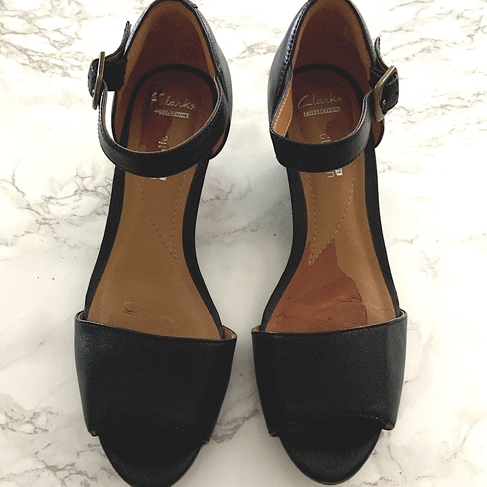 Clarks wedge peep toe sandal. Size 6. Black.